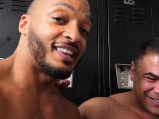 Bisex babe handling 2 cocks in bi 3some